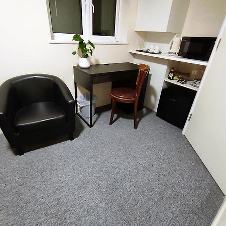 Osney Hazel Studio - Self Contained Studio Flat อ็อกซ์ฟอร์ด ภายนอก รูปภาพ